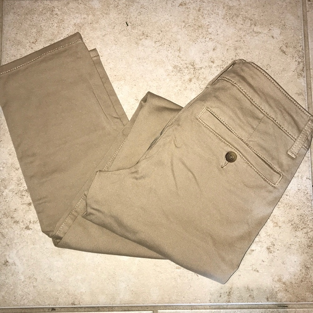 BRAND NEW American Eagle Khaki